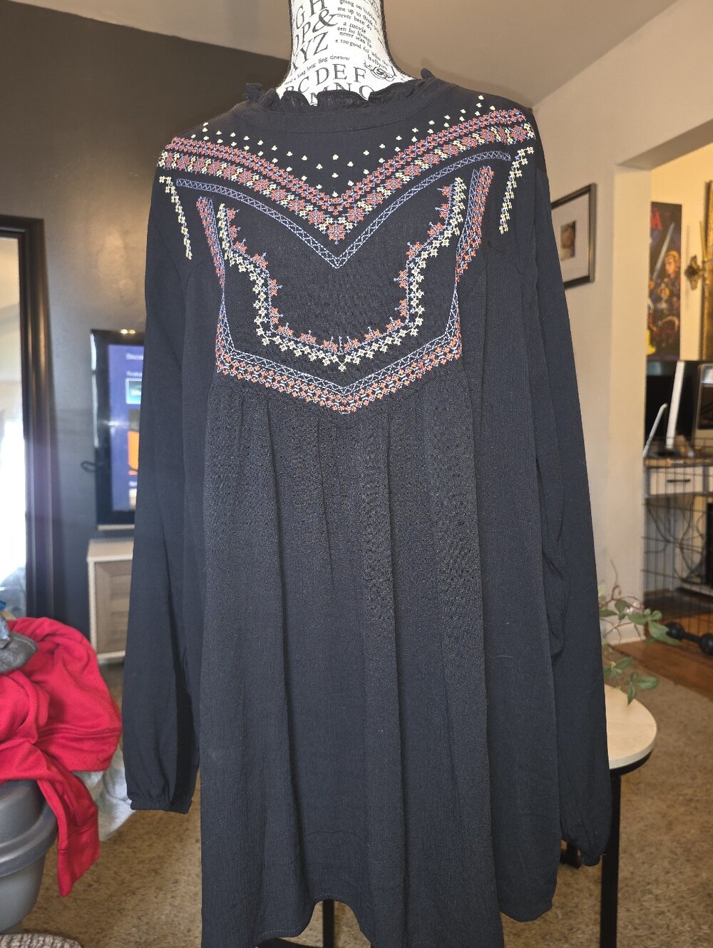torrid Black Women's Garment Label Close-Up - Picture 1 of 8